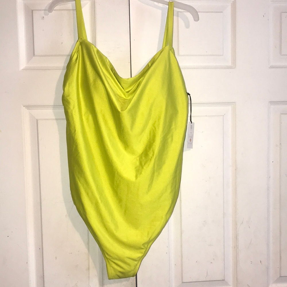 NWT Women’s Shade & Shore Hi-Cut Swimsuit